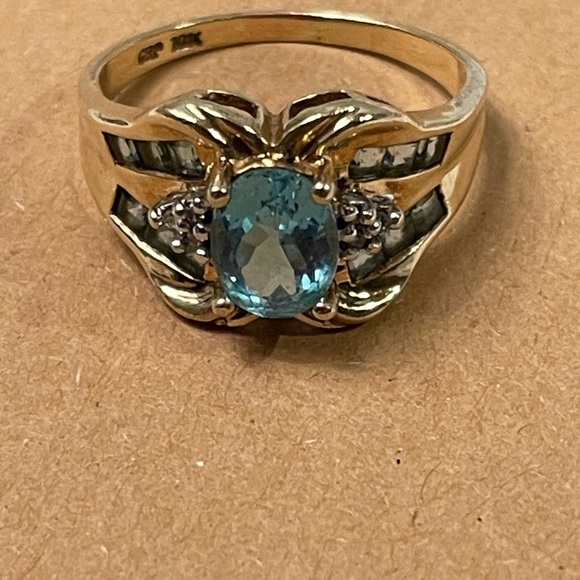10k Blue Topaz and Diamond ring. Vintage. - Picture 3 of 9